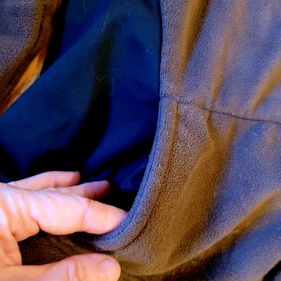 Columbia Titanium chocolate black zipper pocket great for layering - Picture 2 of 6